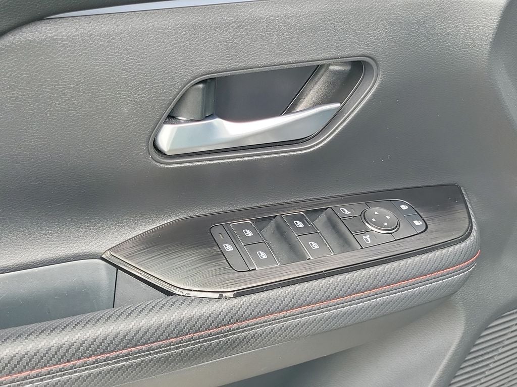 2025 Nissan Kicks SR w/Premium Package