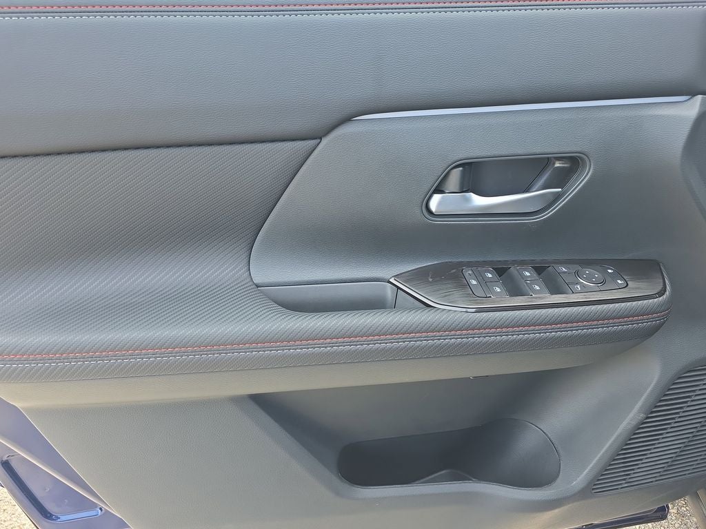 2026 Nissan Kicks SR Premium