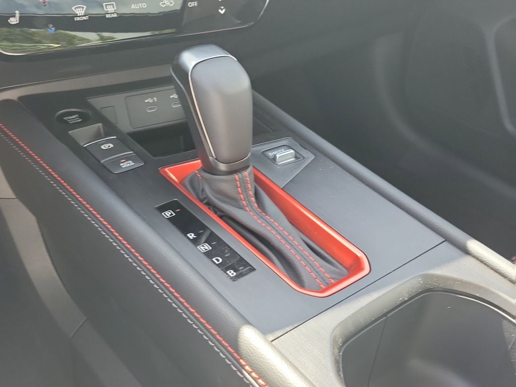 2026 Nissan Kicks SR Premium