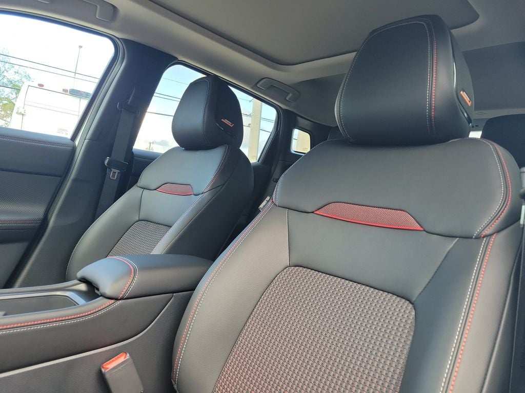 2026 Nissan Kicks SR Premium