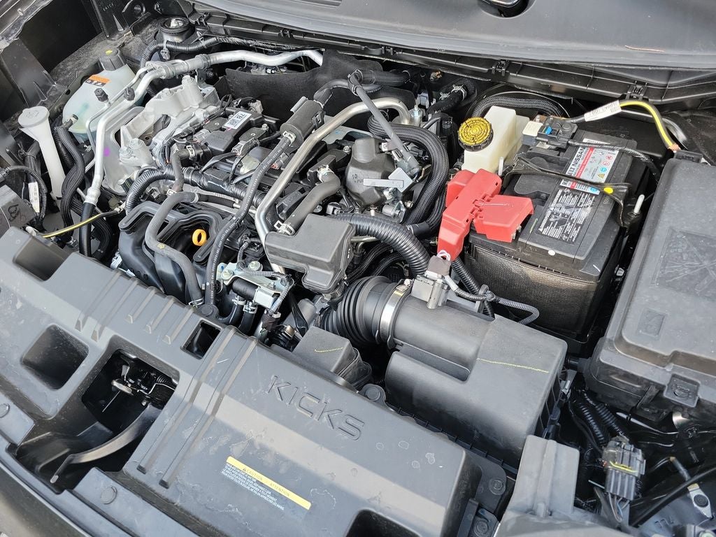 2025 Nissan Kicks SR