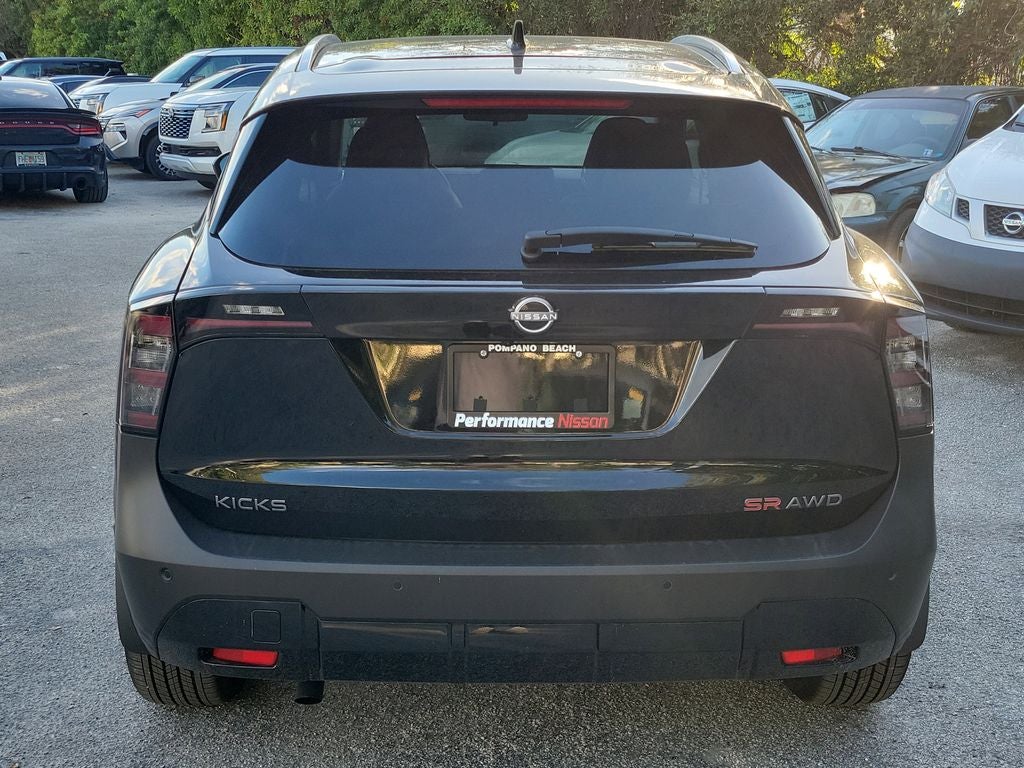 2025 Nissan Kicks SR