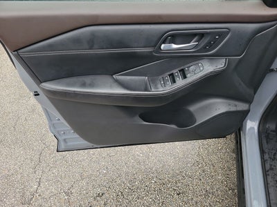 2022 Nissan Rogue SL w/Premium Package