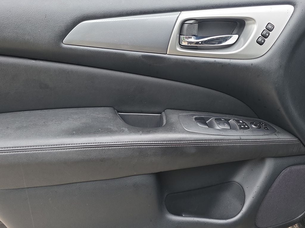 2019 Nissan Pathfinder SL