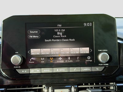 2025 Nissan Pathfinder SV