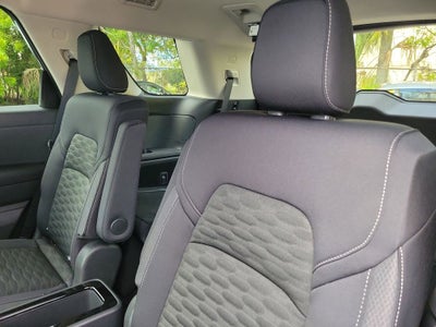 2025 Nissan Pathfinder SV