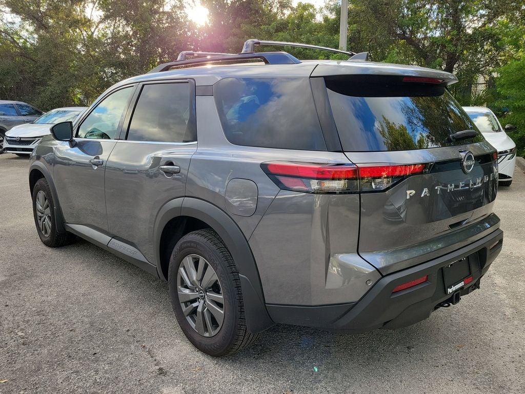 2025 Nissan Pathfinder SV