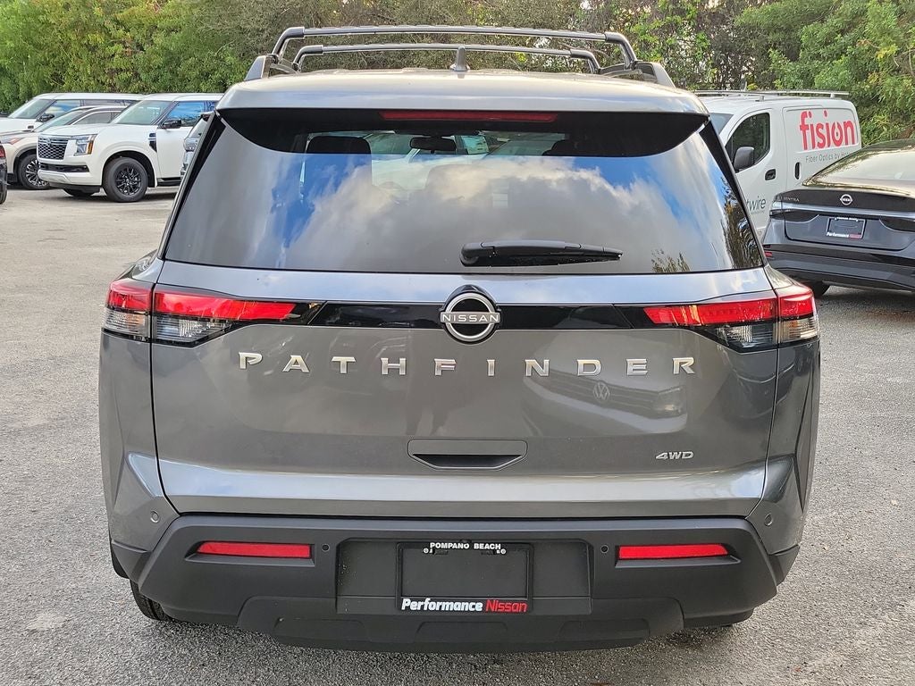 2025 Nissan Pathfinder SV