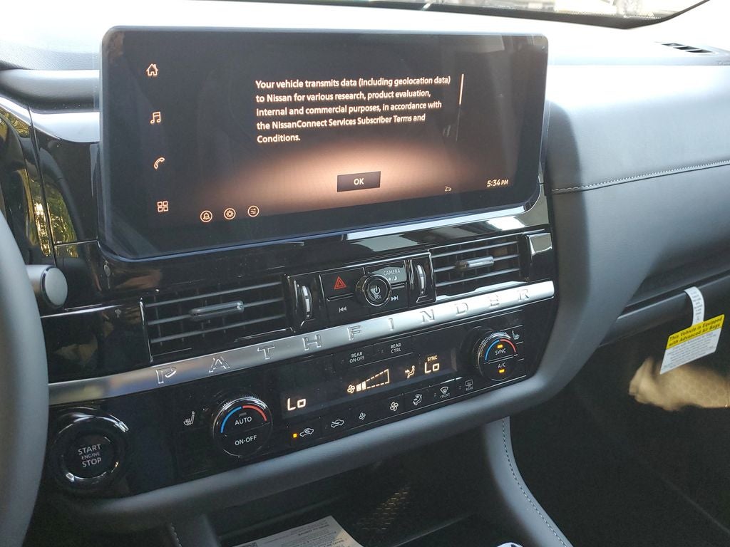 2026 Nissan Pathfinder SV