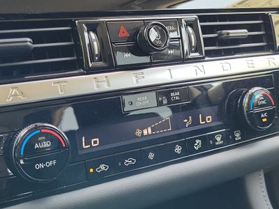 2026 Nissan Pathfinder SV
