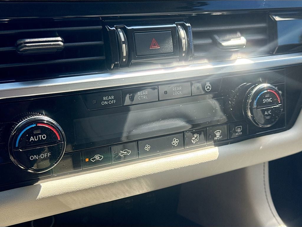 2022 Nissan Pathfinder SL 4WD W/ PREMIUM PKG