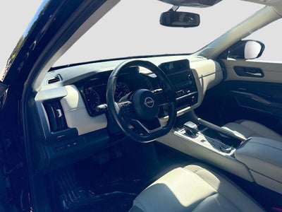 2022 Nissan Pathfinder SL 4WD W/ PREMIUM PKG