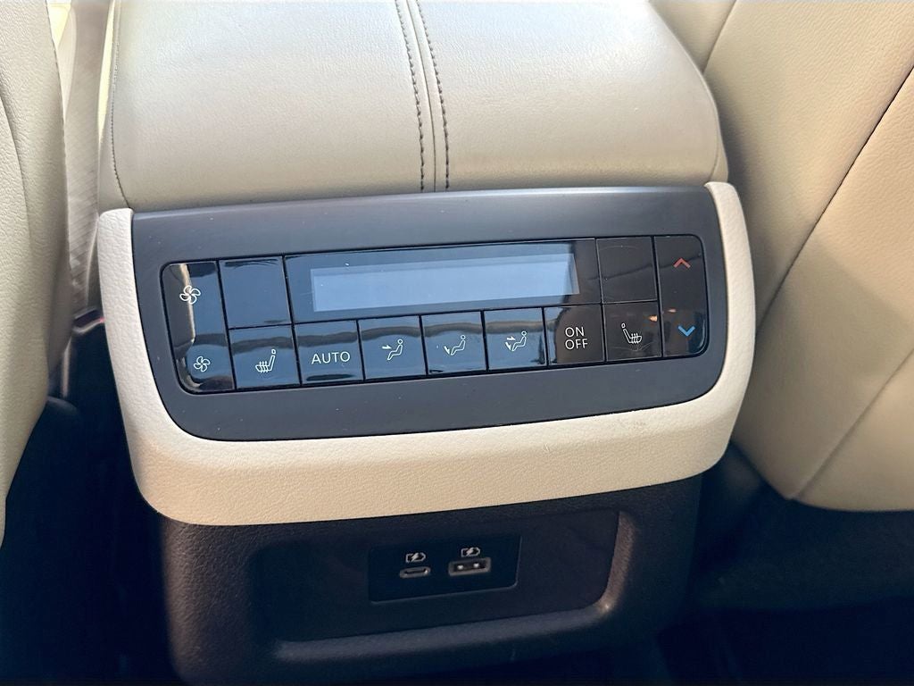 2022 Nissan Pathfinder SL 4WD W/ PREMIUM PKG