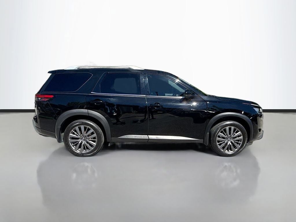 2022 Nissan Pathfinder SL 4WD W/ PREMIUM PKG