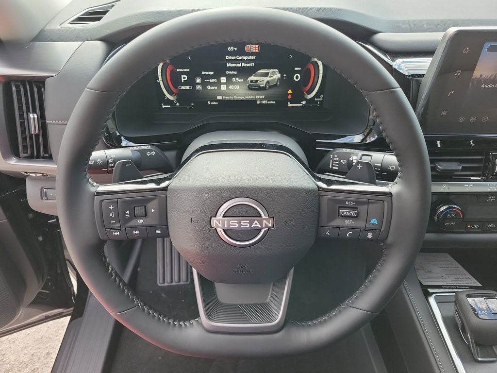 2026 Nissan Pathfinder SL