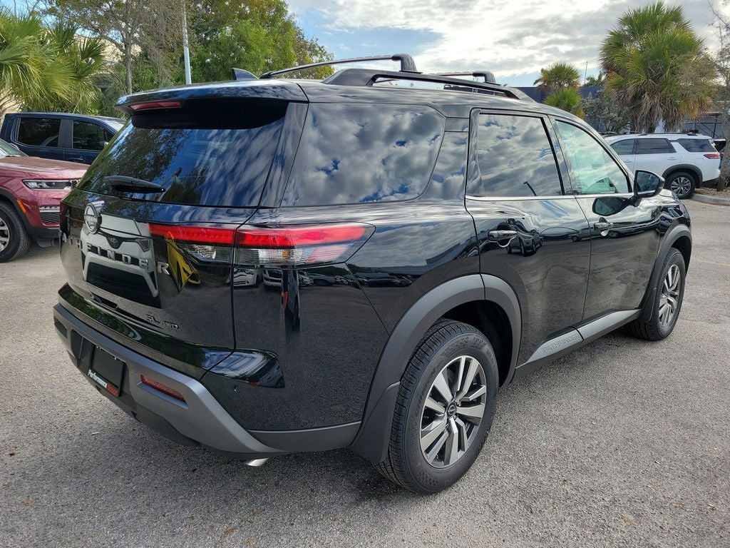 2026 Nissan Pathfinder SL