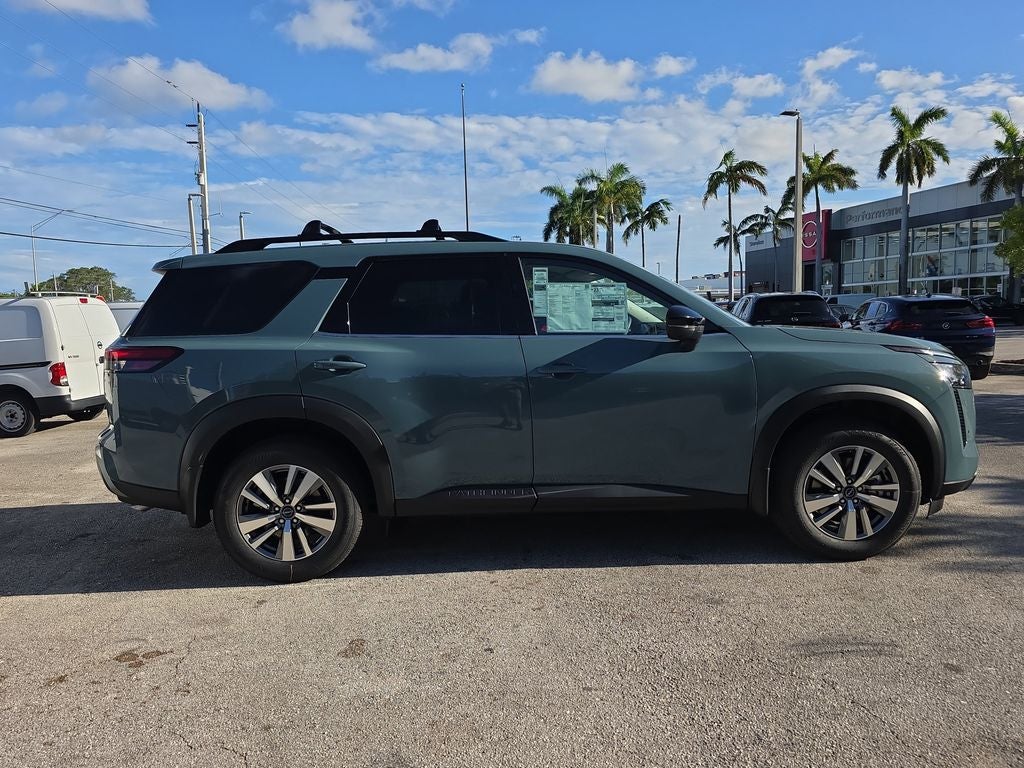 2026 Nissan Pathfinder SL