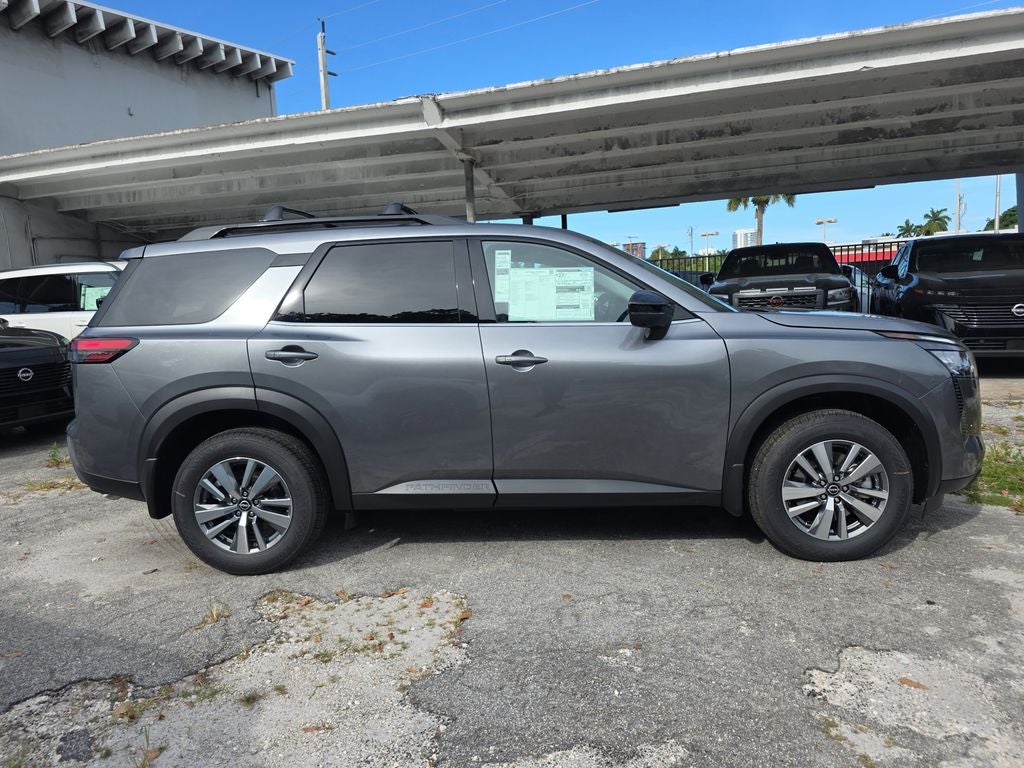 2026 Nissan Pathfinder SL