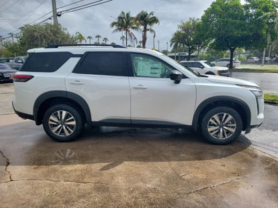 2026 Nissan Pathfinder SL