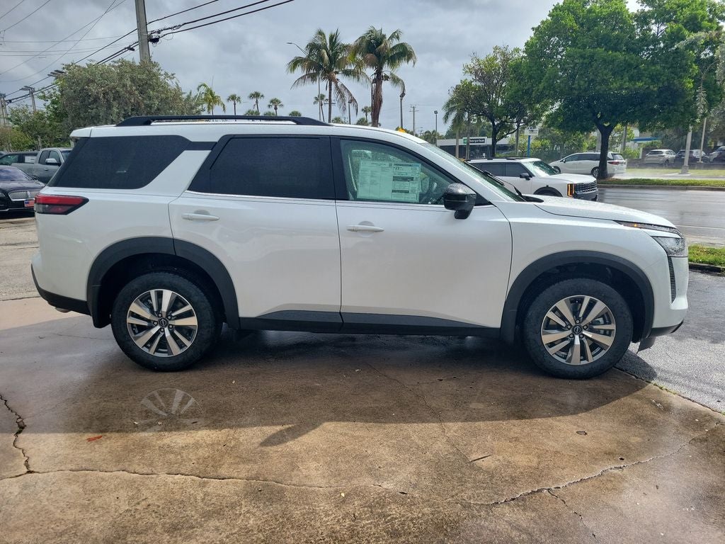 2026 Nissan Pathfinder SL