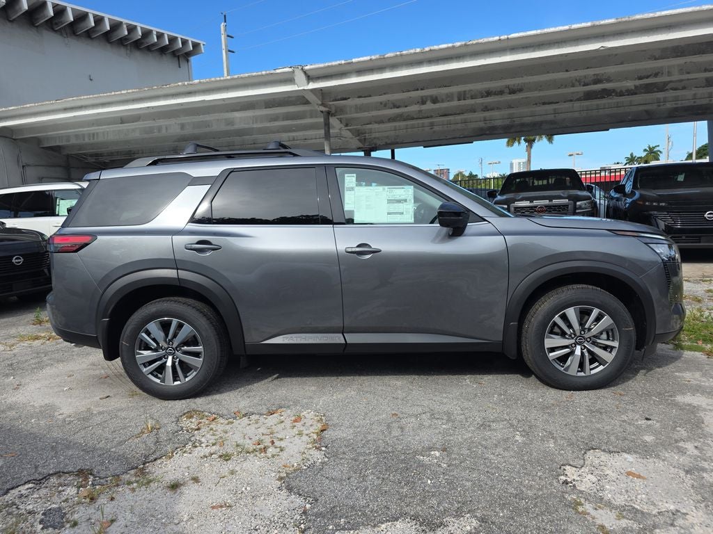 2026 Nissan Pathfinder SL