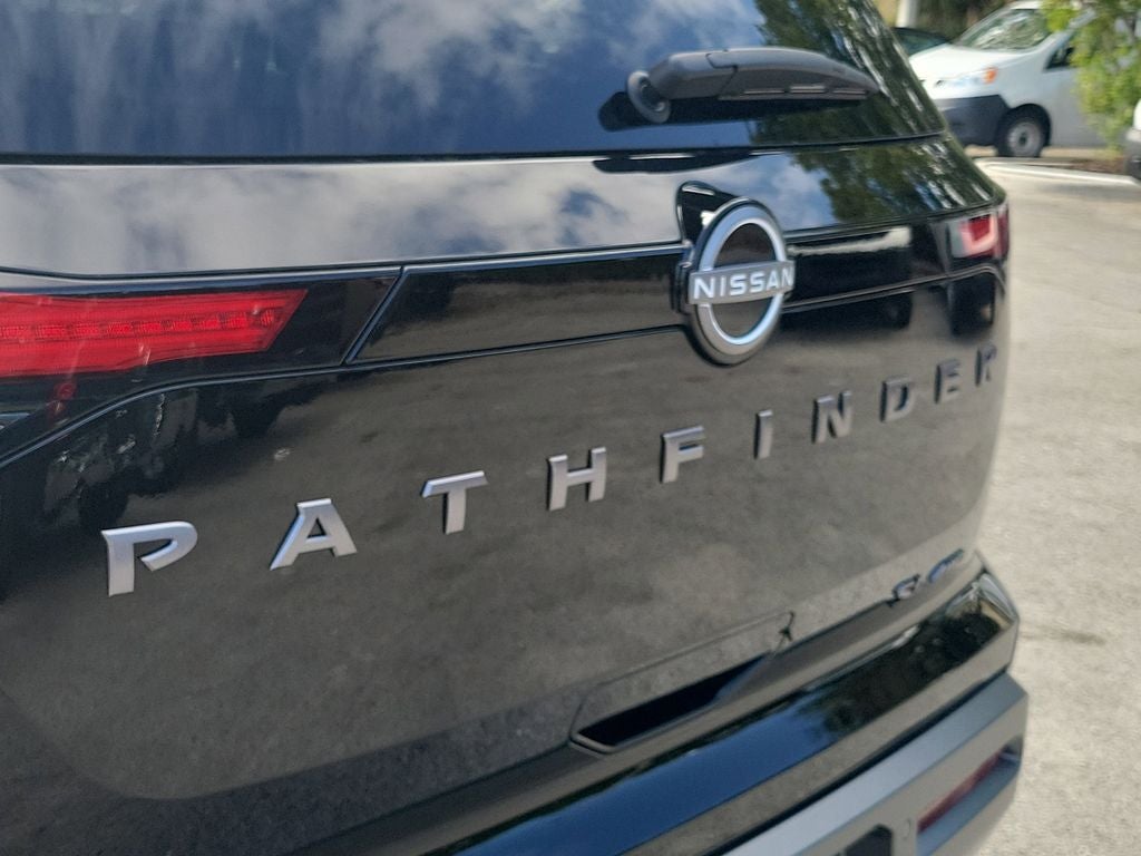 2026 Nissan Pathfinder SL Premium