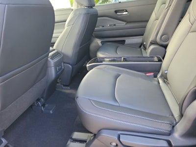 2026 Nissan Pathfinder SL Premium