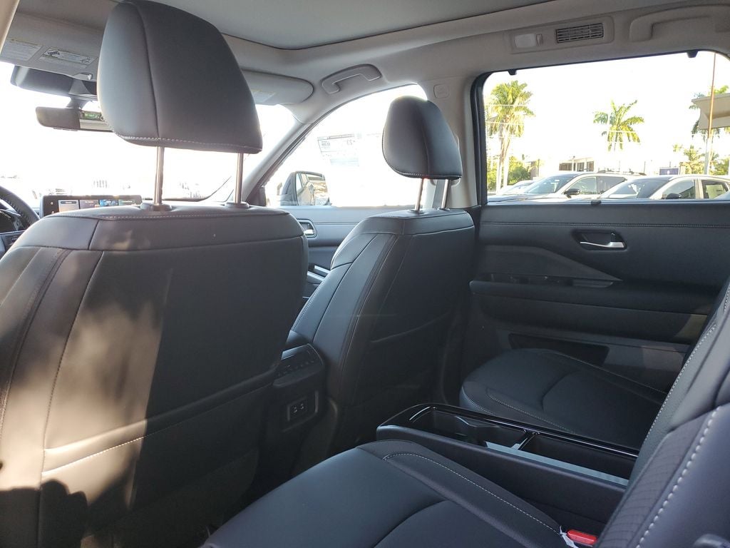 2026 Nissan Pathfinder SL Premium