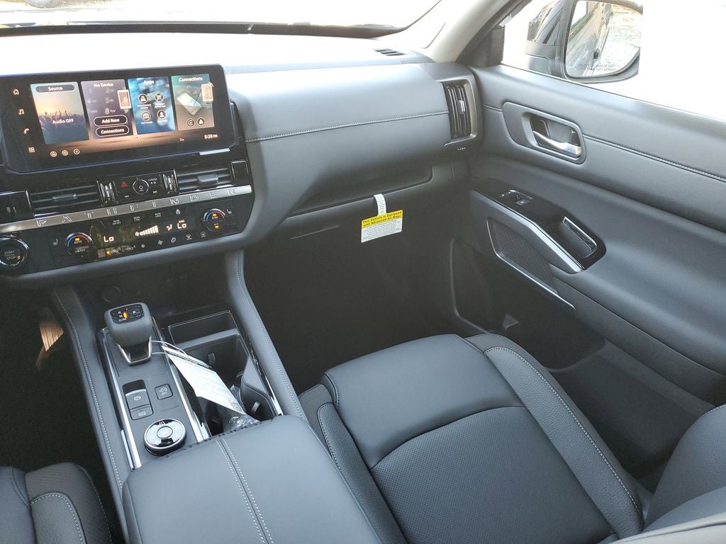 2026 Nissan Pathfinder SL Premium