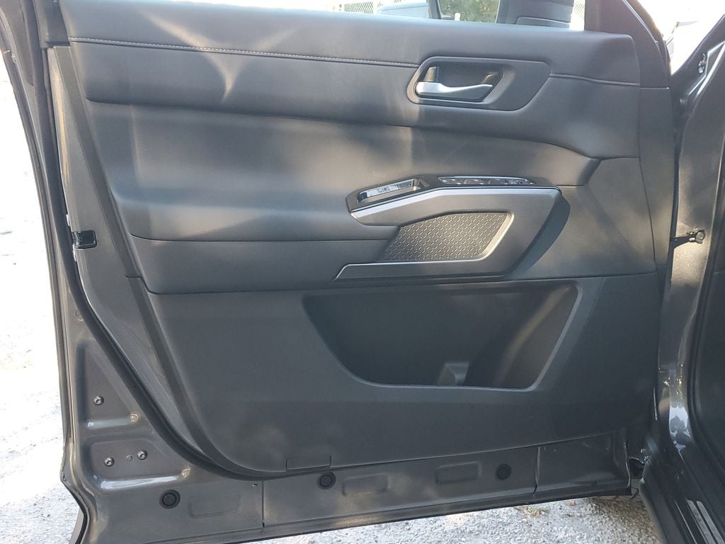 2026 Nissan Pathfinder SL Premium