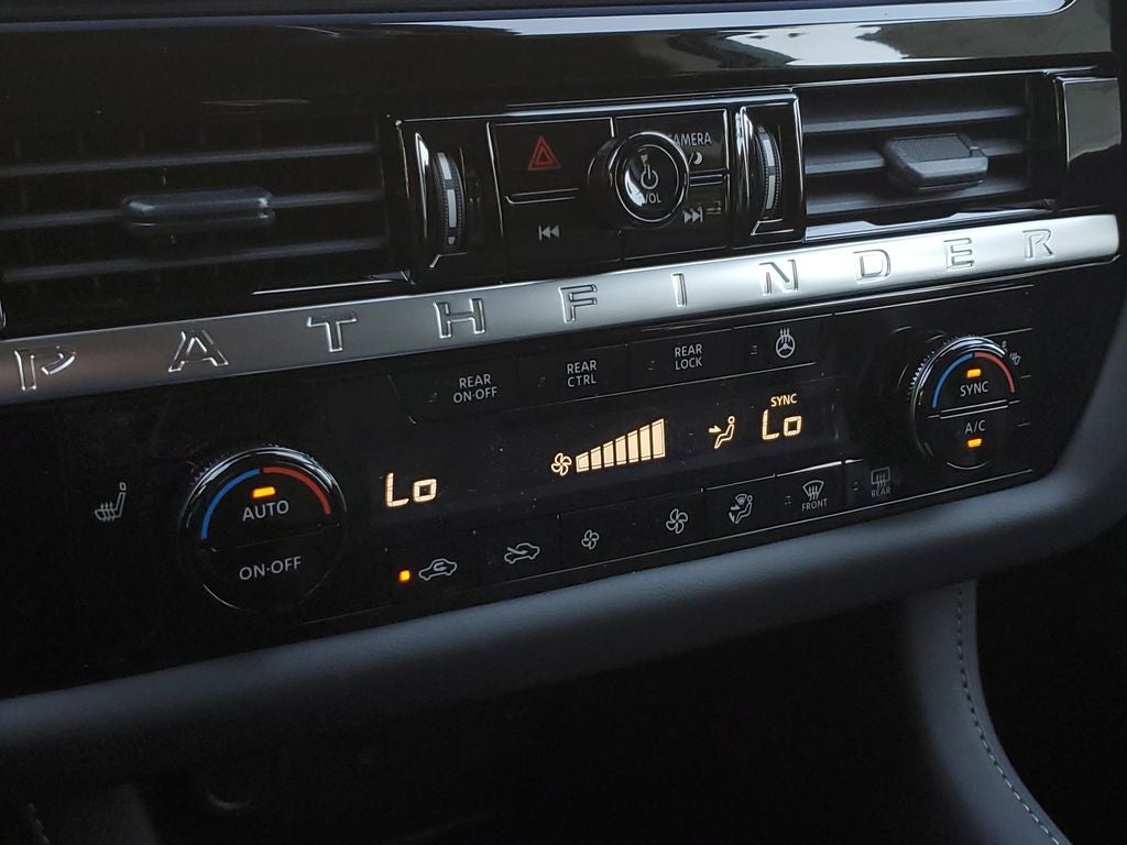 2026 Nissan Pathfinder SL Premium