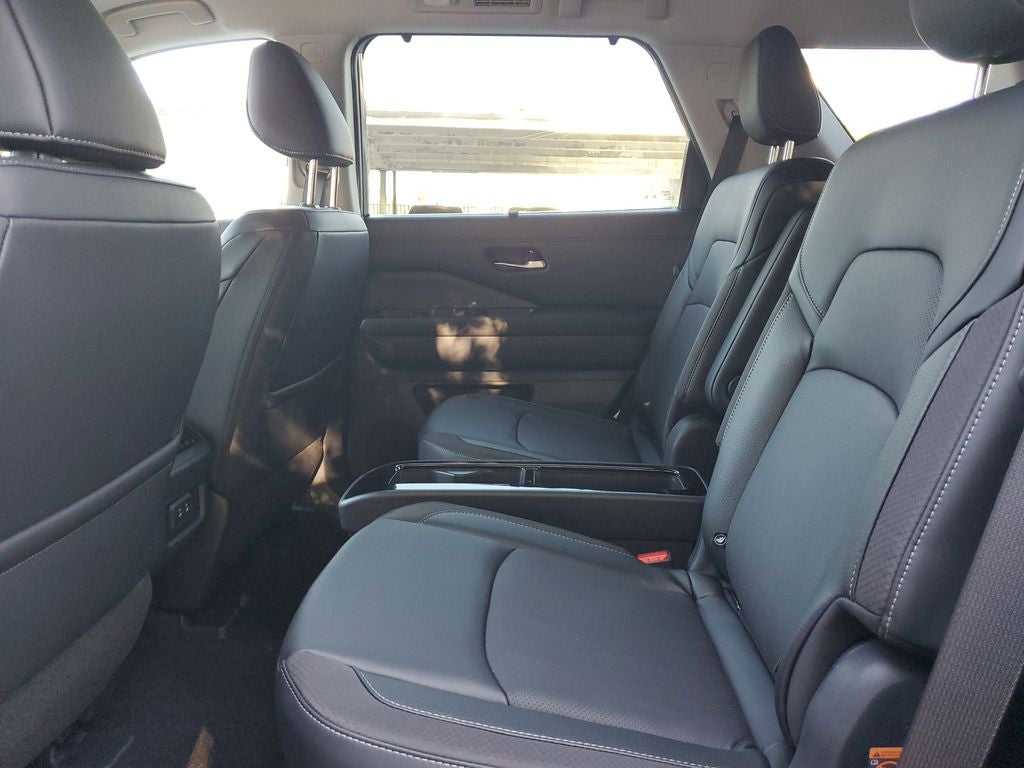 2026 Nissan Pathfinder SL Premium