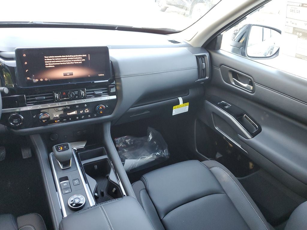 2026 Nissan Pathfinder SL Premium