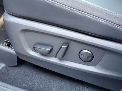 2026 Nissan Pathfinder SL Premium