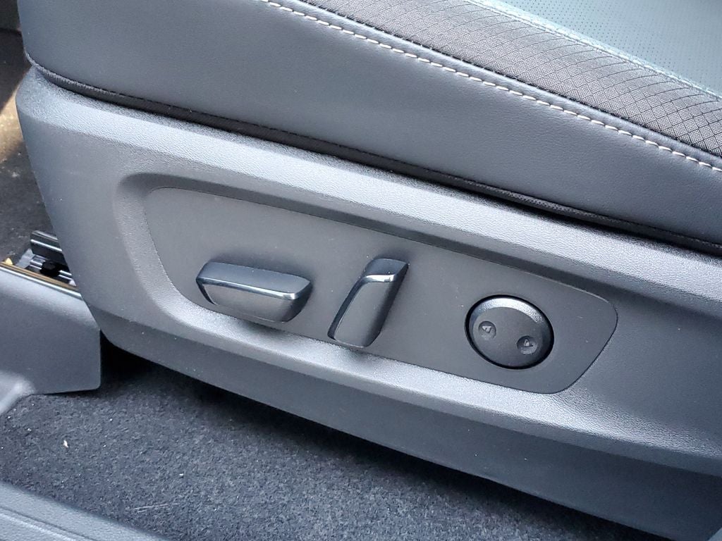 2026 Nissan Pathfinder SL Premium