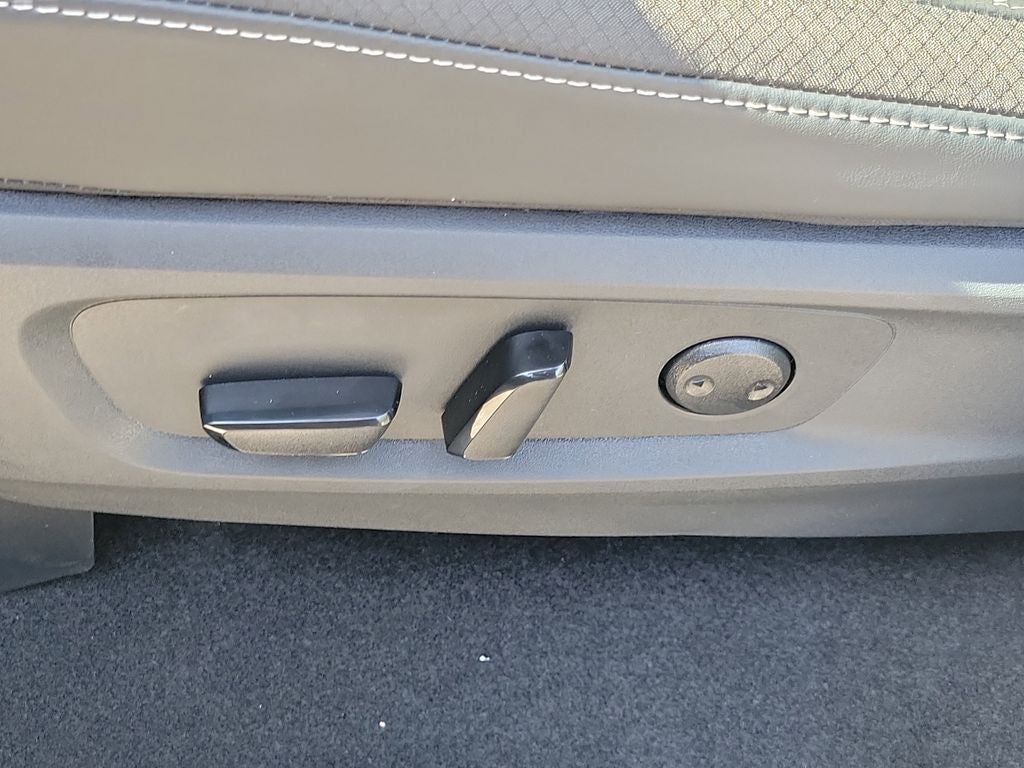 2026 Nissan Pathfinder SL Premium