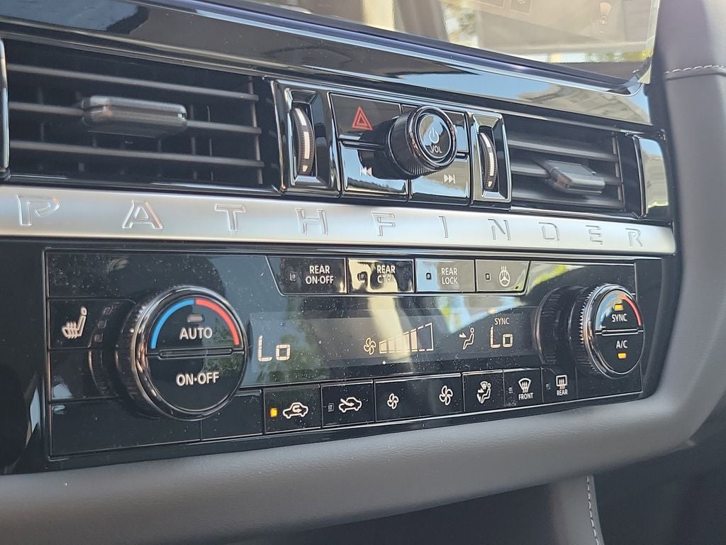 2026 Nissan Pathfinder SL Premium