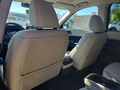 2026 Nissan Pathfinder SL Premium