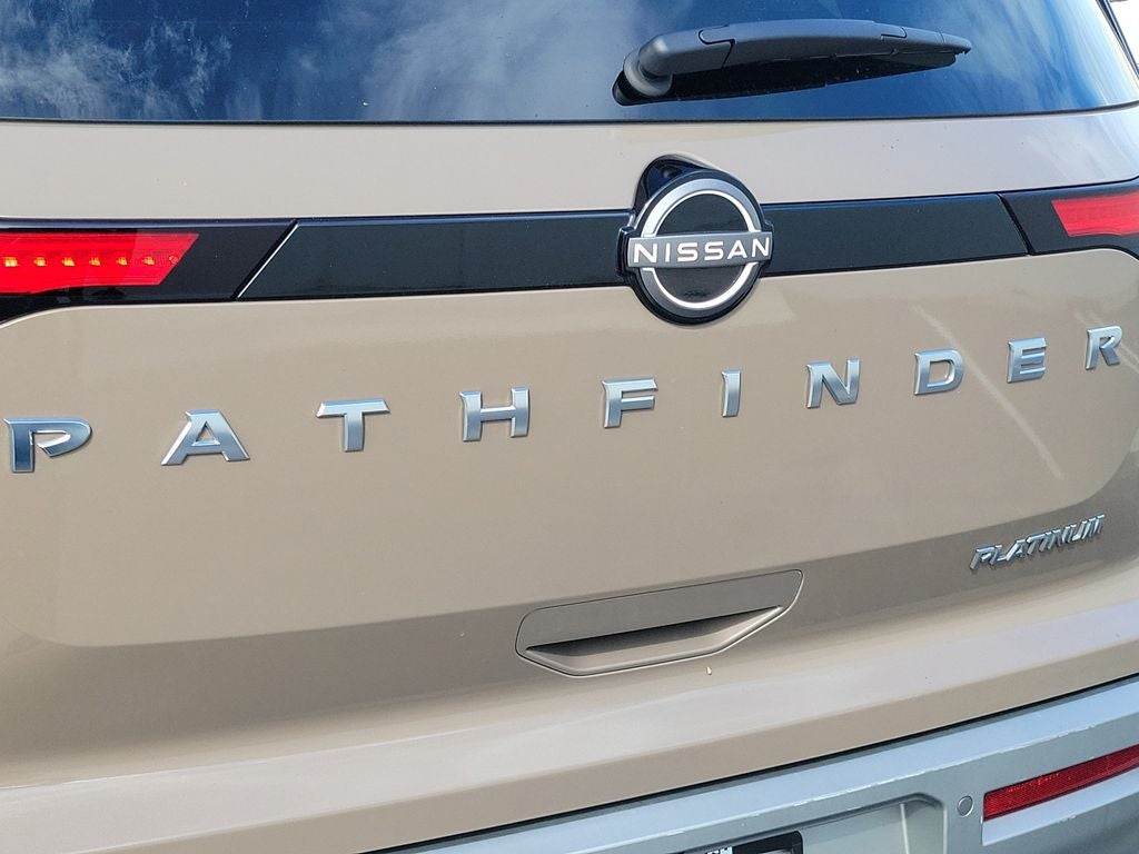 2023 Nissan Pathfinder Platinum