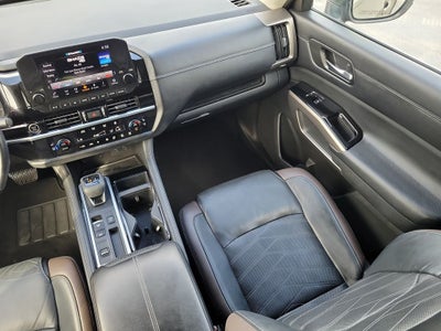 2023 Nissan Pathfinder Platinum