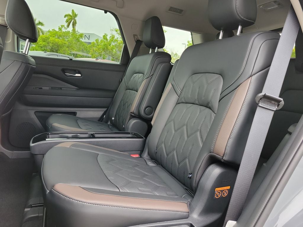 2026 Nissan Pathfinder Platinum CPT Seats