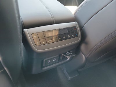 2026 Nissan Pathfinder Platinum CPT Seat