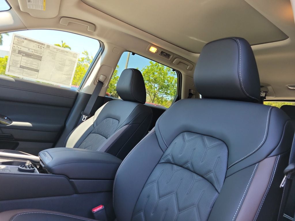 2026 Nissan Pathfinder Platinum CPT Seat