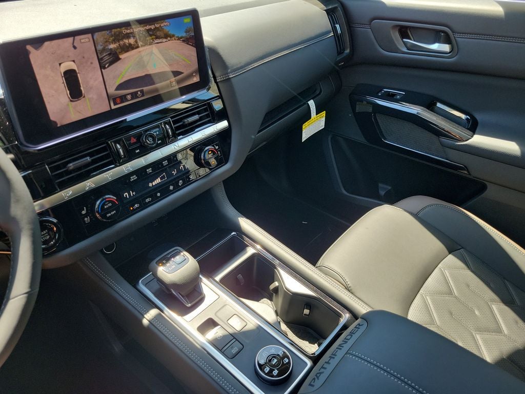 2026 Nissan Pathfinder Platinum CPT Seat