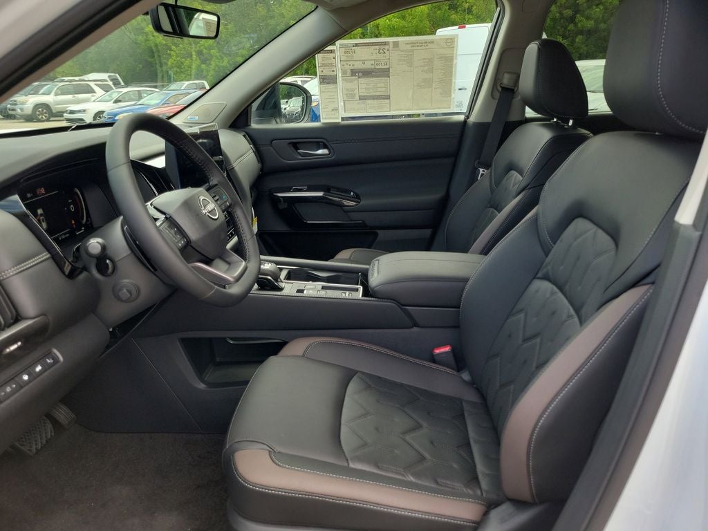 2026 Nissan Pathfinder Platinum Captain Chairs