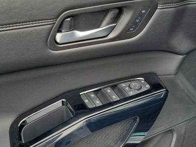 2026 Nissan Pathfinder Platinum Captain Chairs