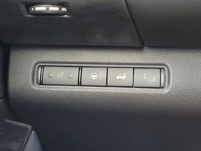 2026 Nissan Pathfinder Platinum Captain Chairs
