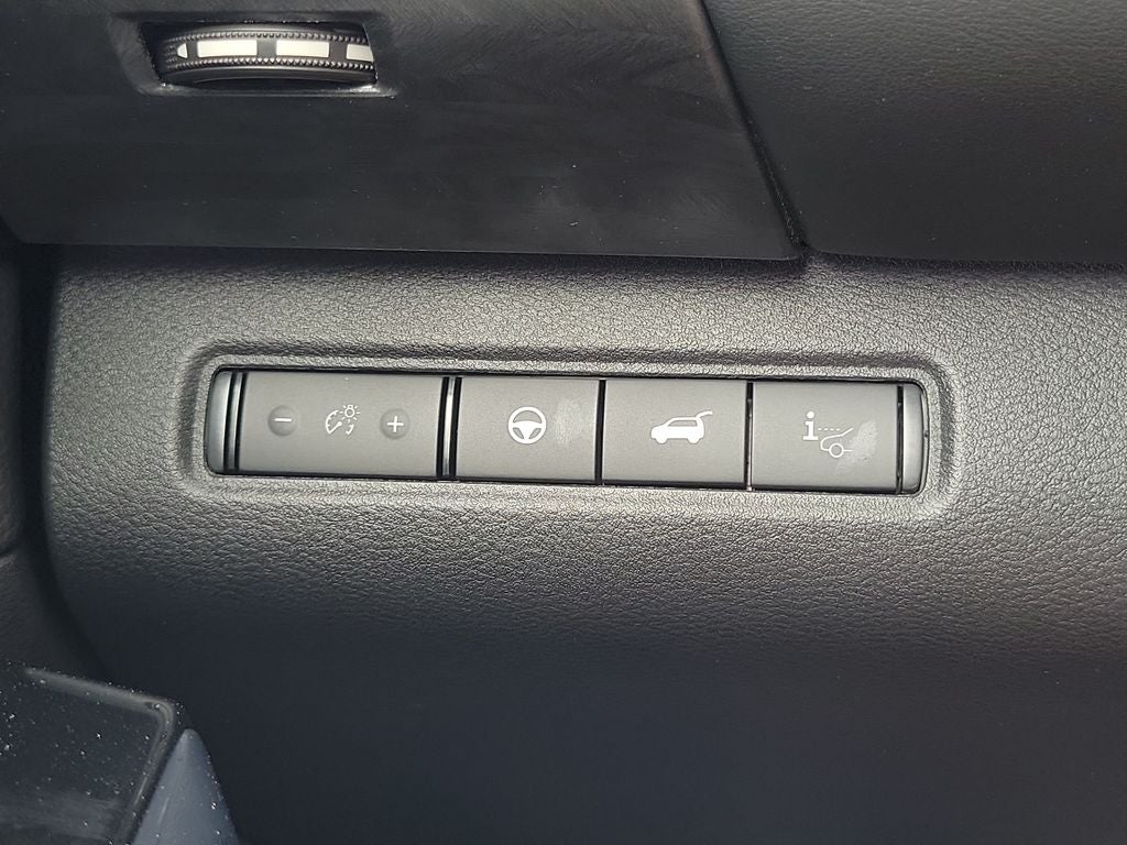 2026 Nissan Pathfinder Platinum Captain Chairs