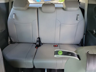 2025 Toyota Sienna XLE 8 Passenger