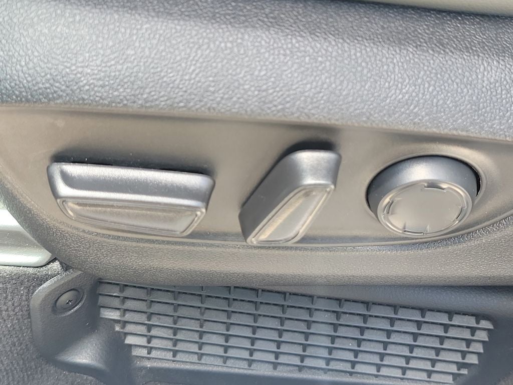 2025 Toyota Sienna XLE 8 Passenger